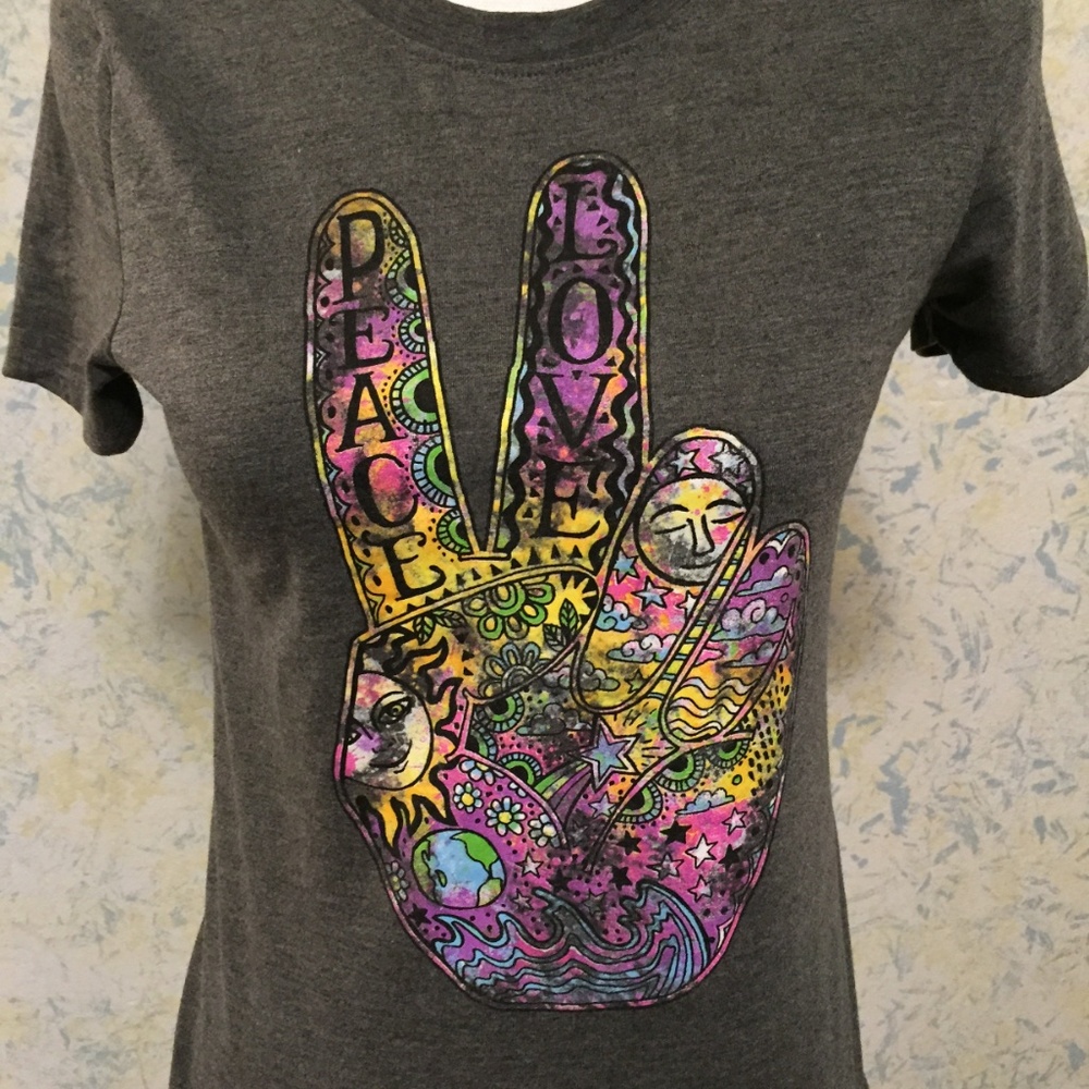Gray T Shirt with Peace Love Colorful Hippie XS
